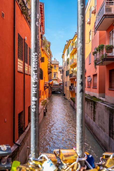 Sotto Le Due Torri 5* Apartment Bologna Ngoại thất bức ảnh