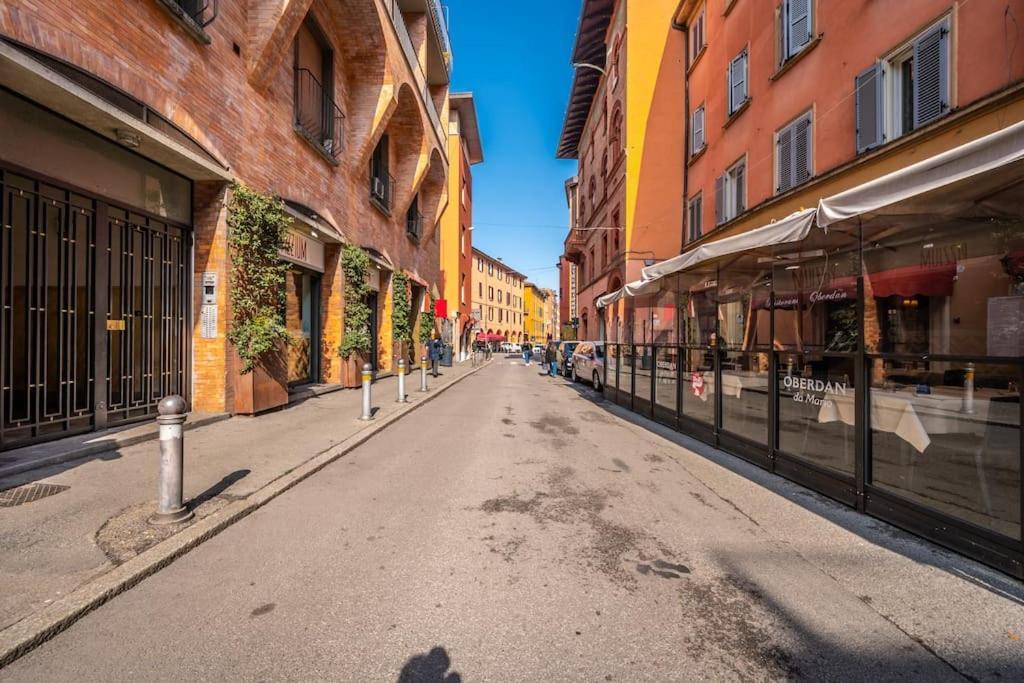 Sotto Le Due Torri 5* Apartment Bologna Ngoại thất bức ảnh