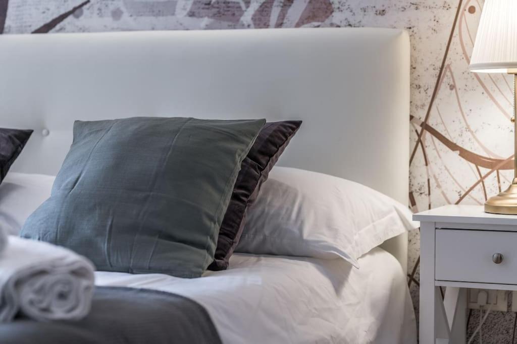 Sotto Le Due Torri 5* Apartment Bologna Ngoại thất bức ảnh