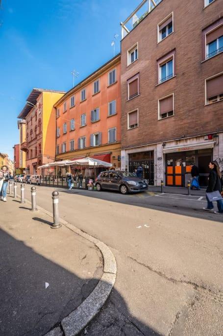 Sotto Le Due Torri 5* Apartment Bologna Ngoại thất bức ảnh
